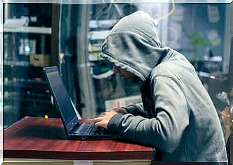 Hacker working on phishing